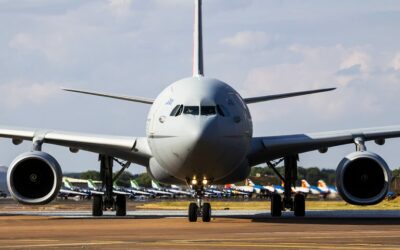 Royal Air Force conclui voo de transporte militar com combustíveis SAF