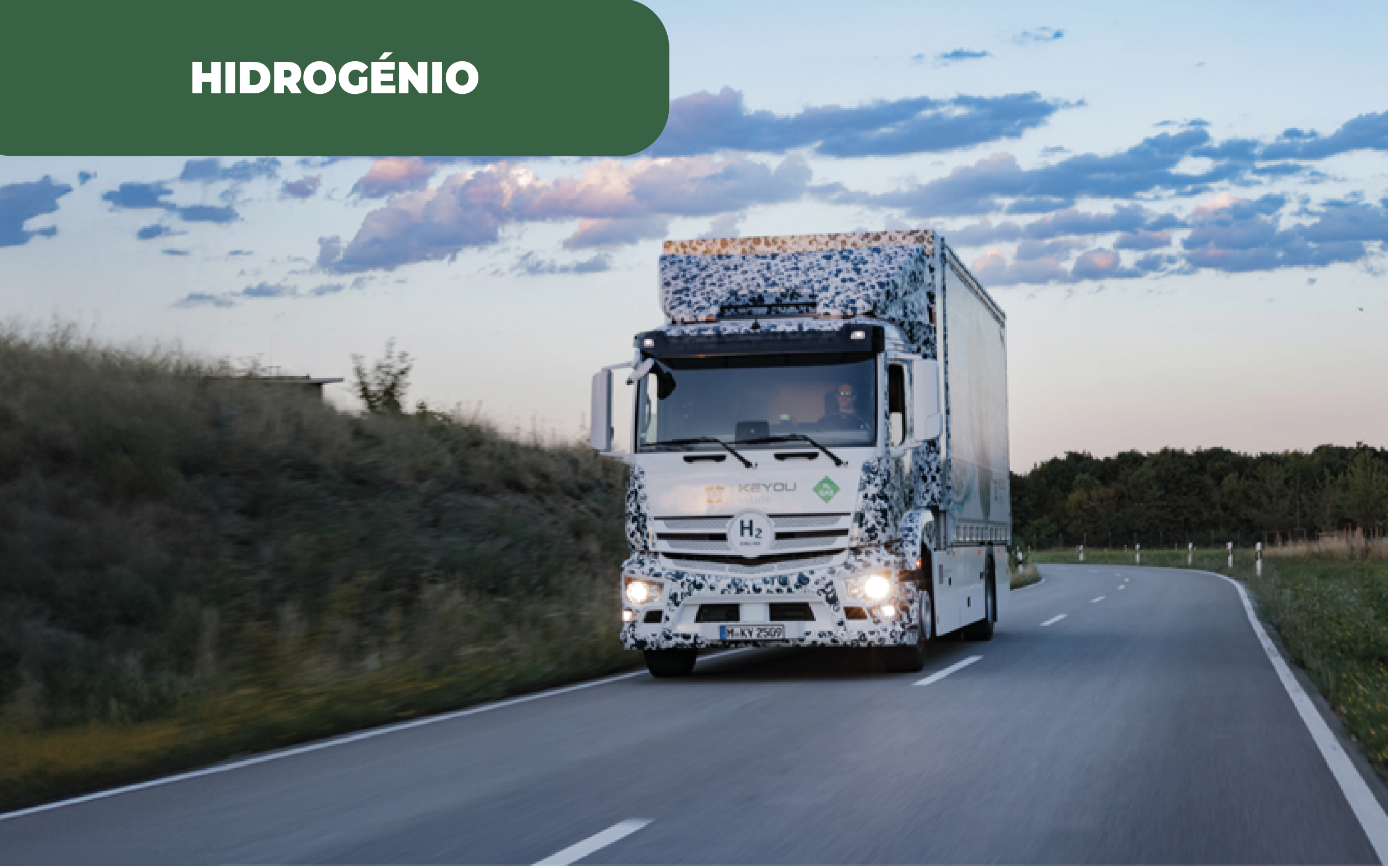 Imagem colorida de um camião de mercadorias. A empresa Keyou, cofundada por Álvaro Sousa, pretende usar diesel e hidrogénio para facilitar a descarbonização do setor de transportes pesados.