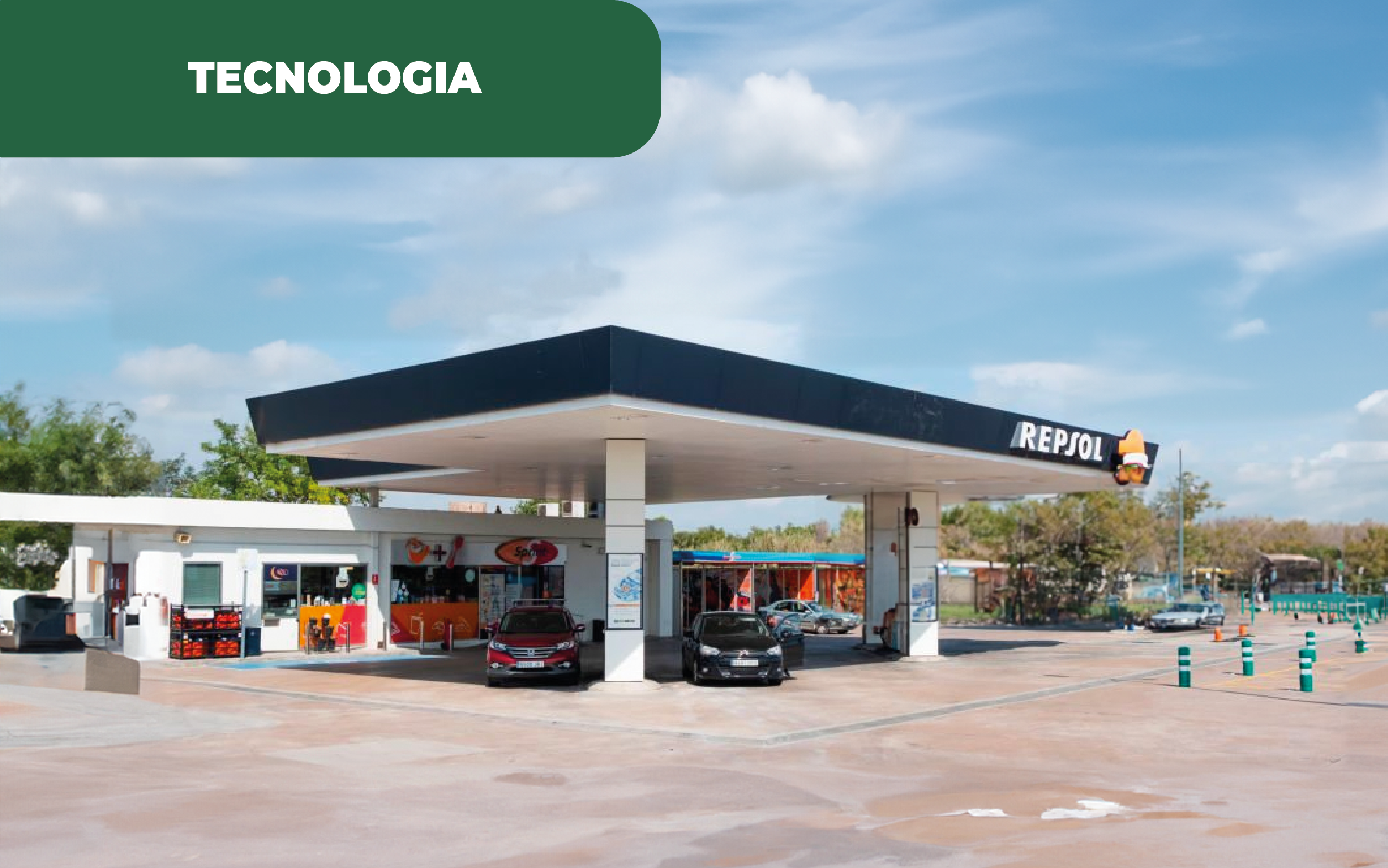 Imagem colorida de posto de abastecimento da Repsol. A Repsol produz hidrogénio em Espanha, com o apoio da Petronor, com fins industriais.